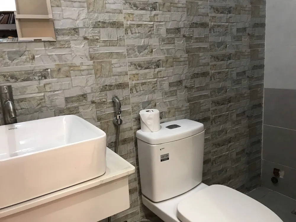 Smiley Apartment 8