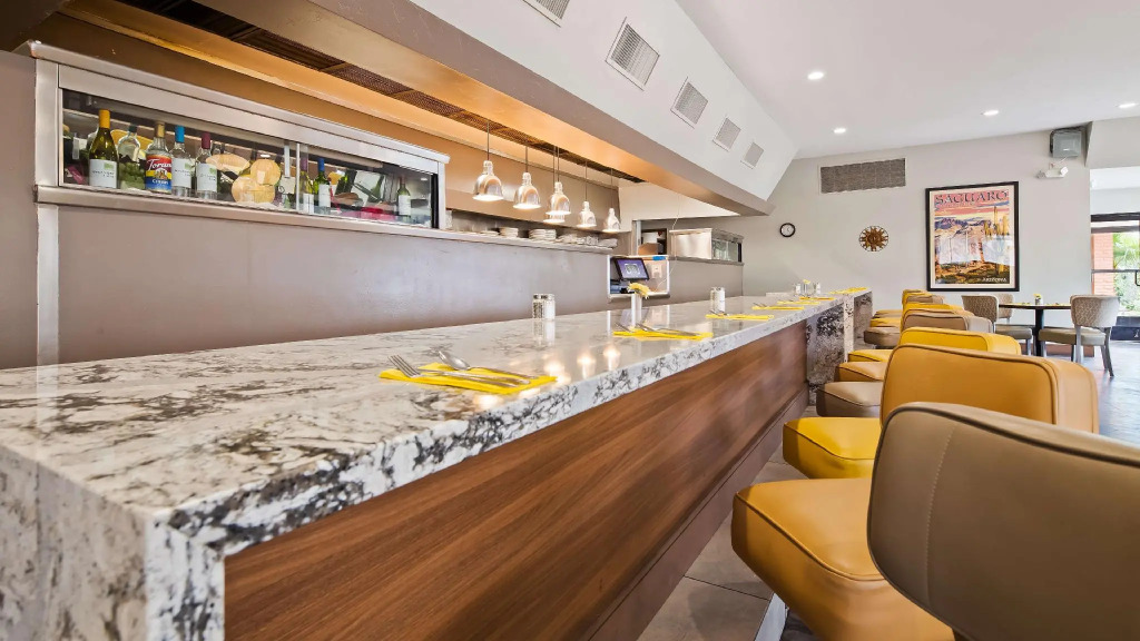 Royal Sun Hotel & Suites