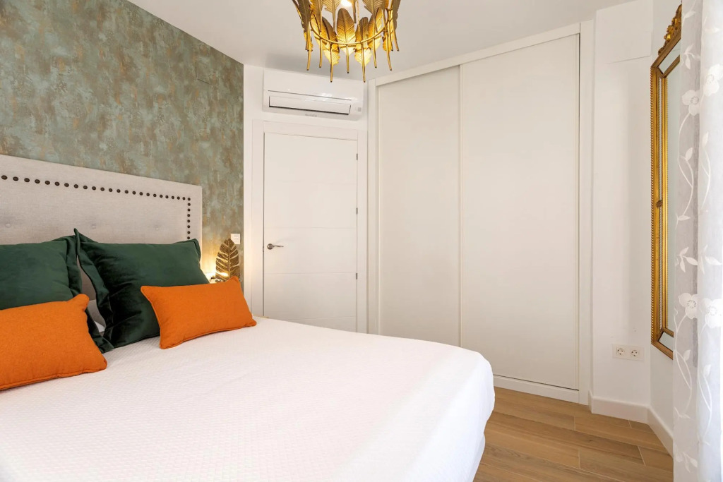Amazing duplex with terrace in city center. Mesones III