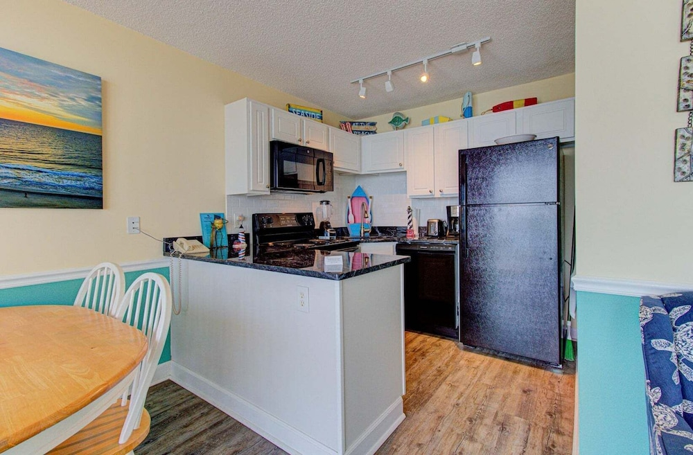 1003 Ocean Breeze 1 Bedroom Home