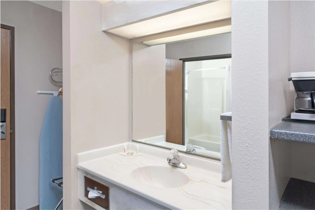 Super 8 by Wyndham Chicago OHare Airport