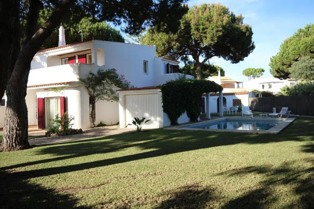 Villa Dantas by amcf