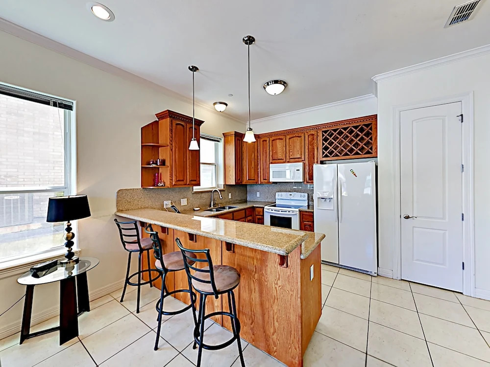 East Lantana Unit 9 - 2 Br Condo