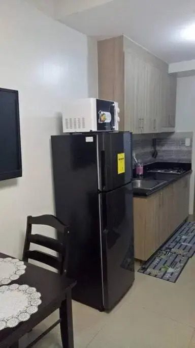 MOA Shore 2 1BR with Balcony WiFi Netflix Pool 4Pax