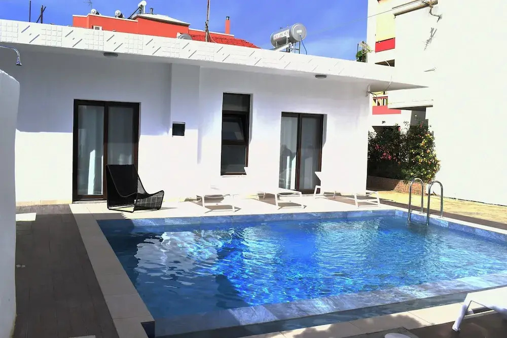 Luxsuites