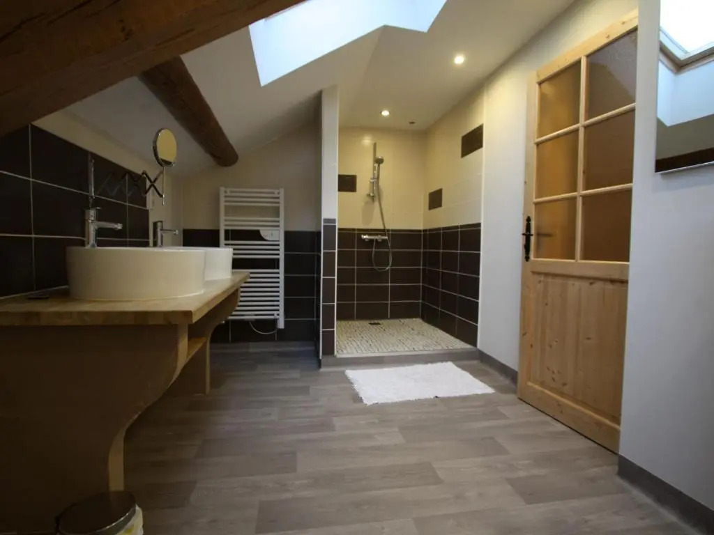 Grande maison avec cheminée, proche nature, idéale pour familles et amis, animaux admis. - FR-1-589-229