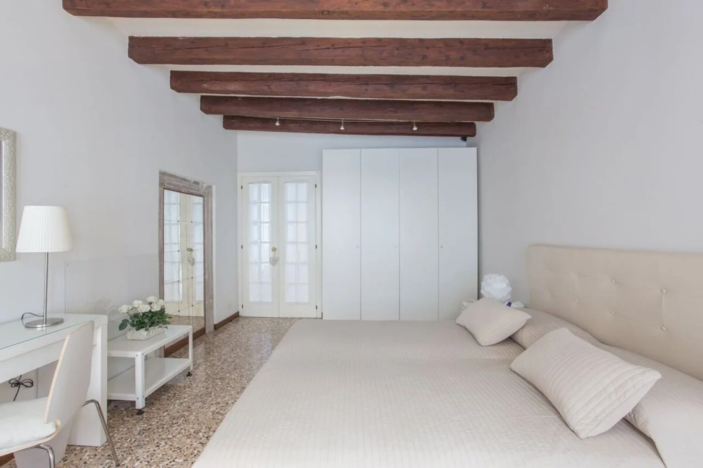 Venezia - Calle della Regina 752b