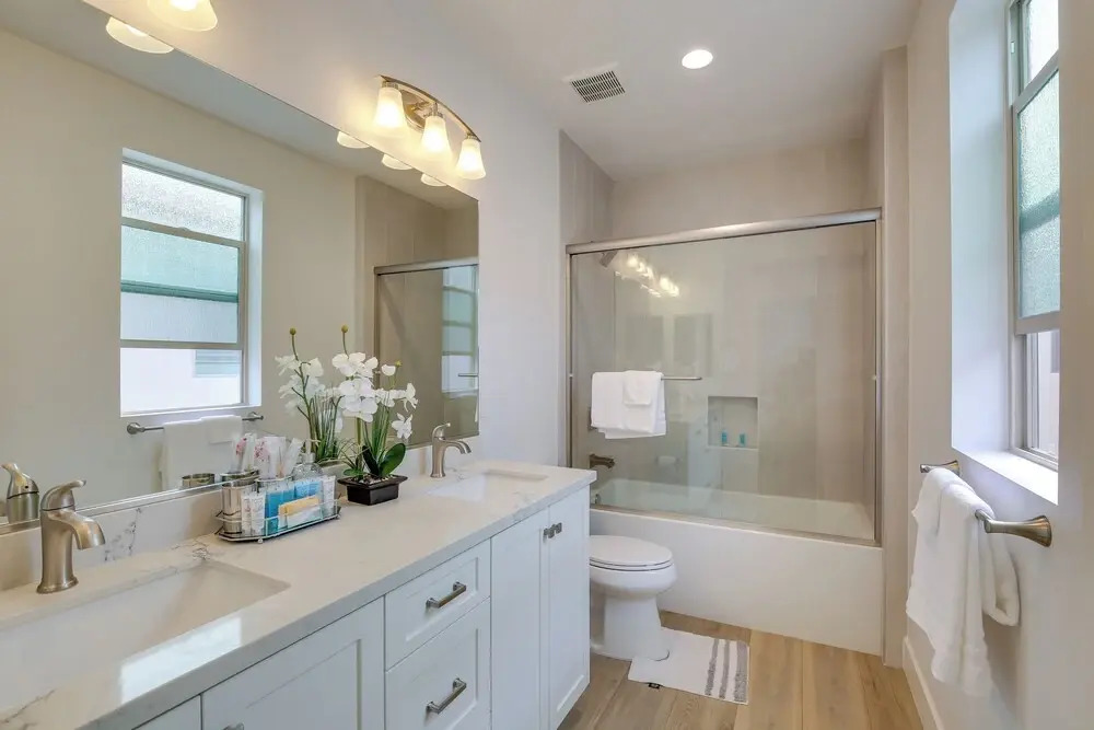 Pet-Friendly Paramount Home, 16 Mi to Los Angeles