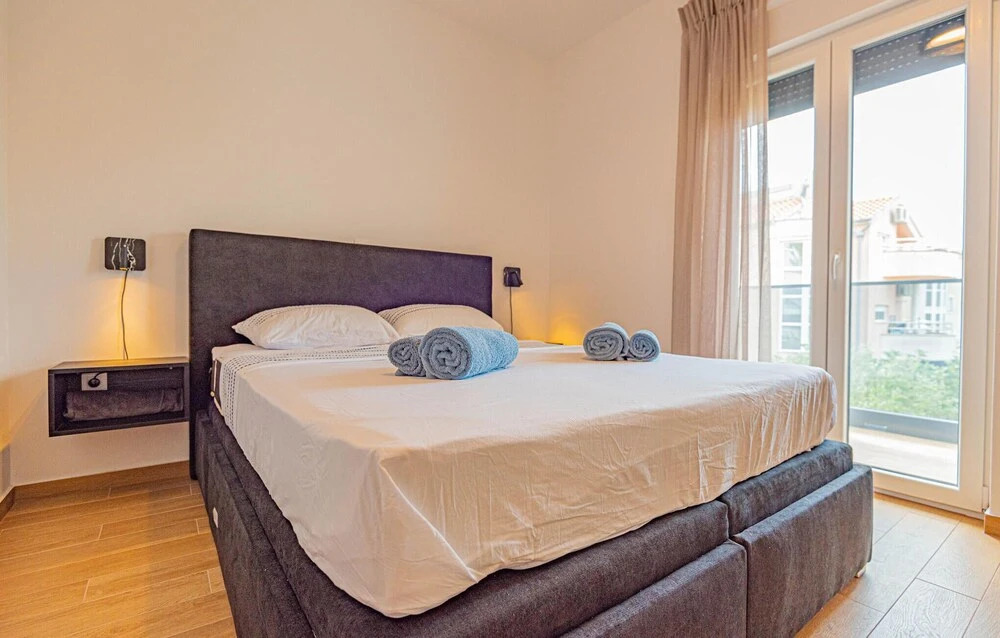 Awesome Home in Vodice - Srima With 3 Bedrooms, Wifi and Outdoor Swimming Pool