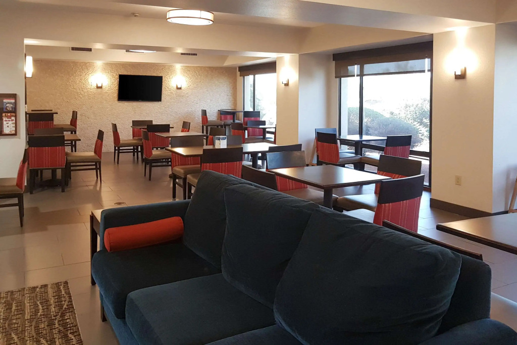 Comfort Inn I-10 West at 51st Ave