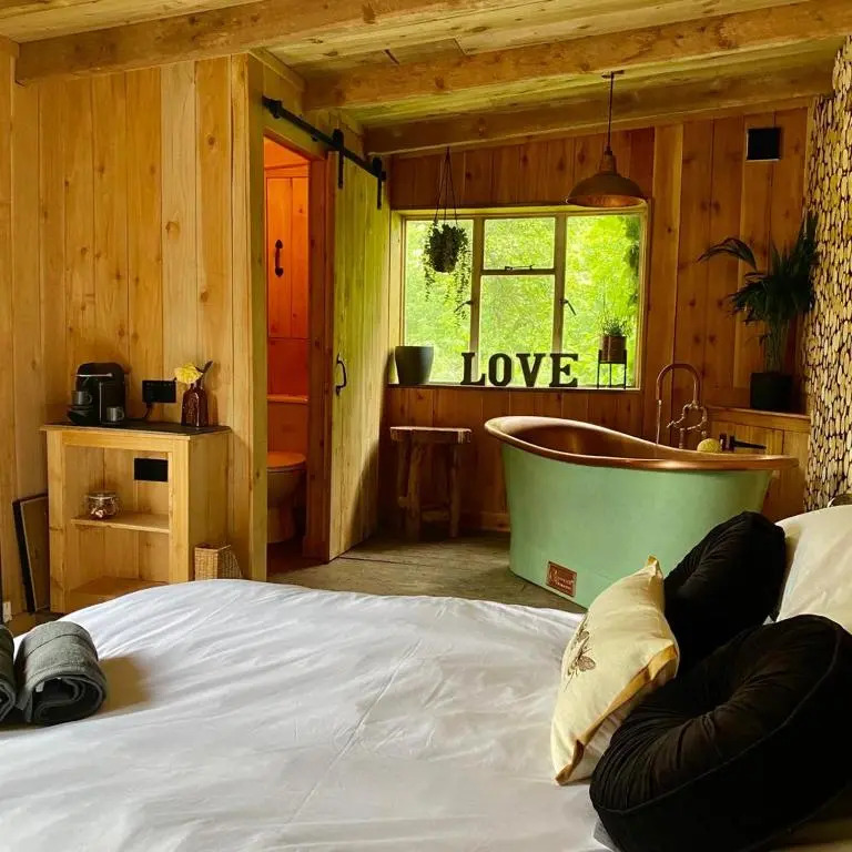 Bee Bole Cabin