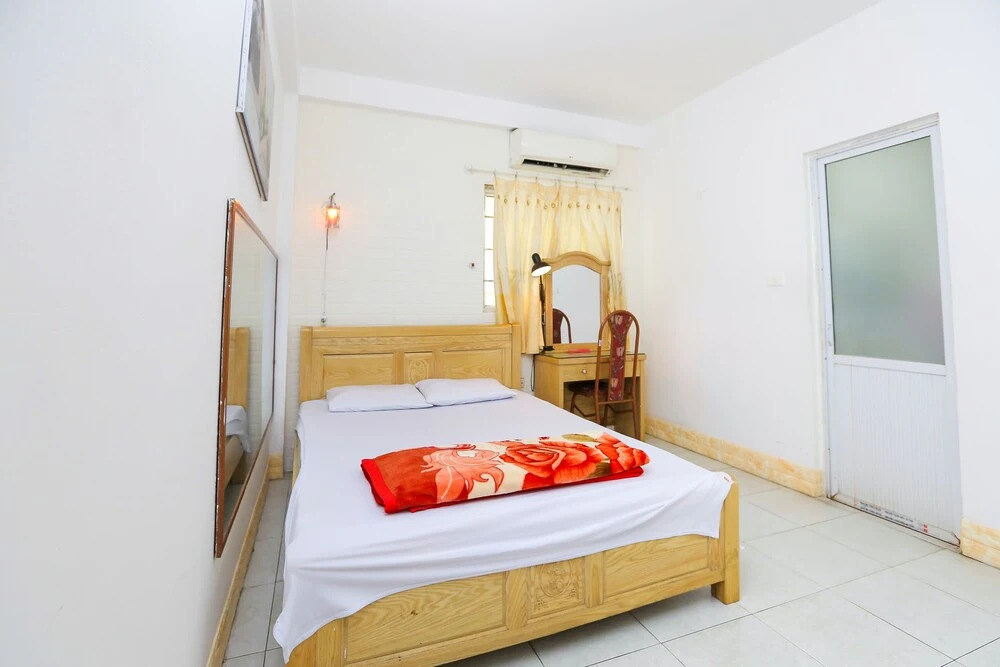 Tay Do Hotel by OYO Rooms