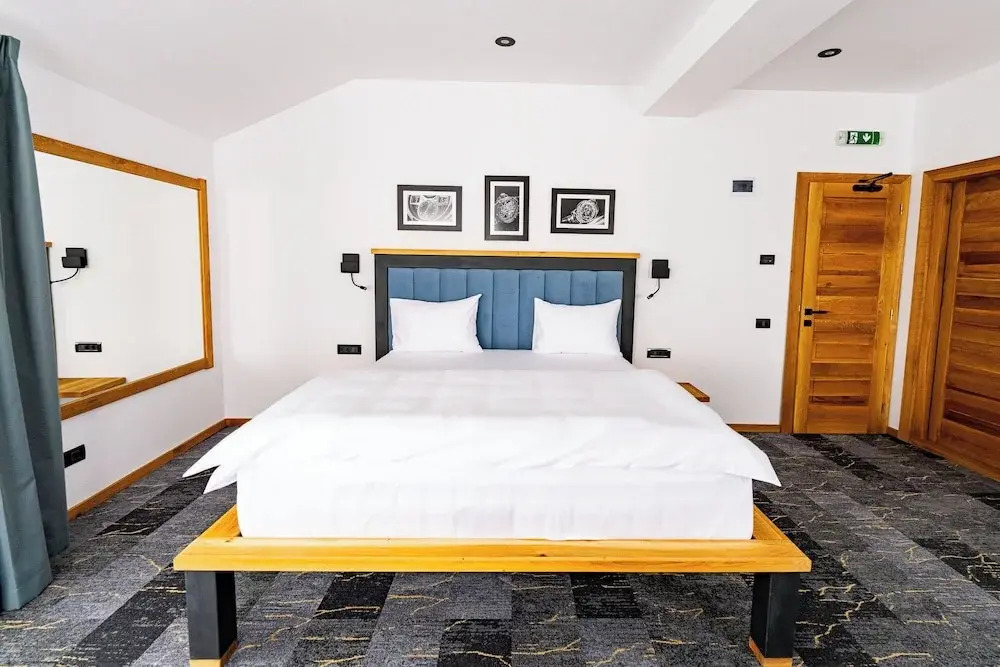 HOW Boutique and Hotel