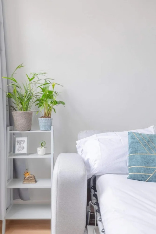 Scandi-style 2BD Maisonette W/garden Brick Lane!