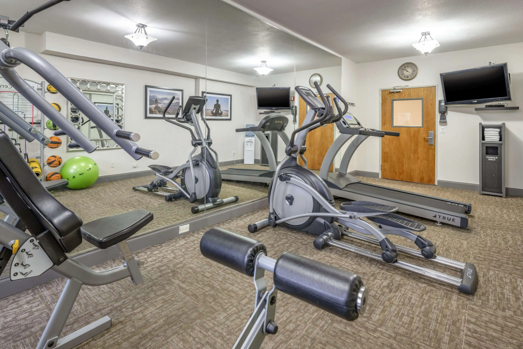 Best Western PLUS Peppertree Airport Inn