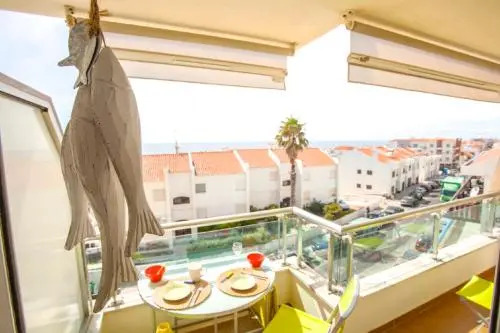 LovelyStay - Ericeira Beach Apartment with Sea View