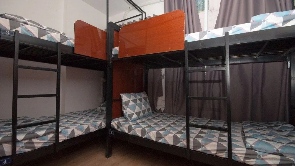 The Prince of Whales Hostel & Bar