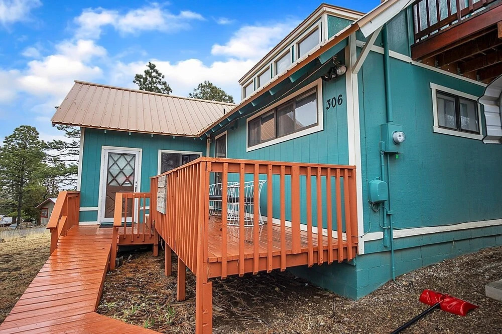 Hummingbird Haven - Charming Ruidoso Retreat 4 Bedroom Home by RedAwning