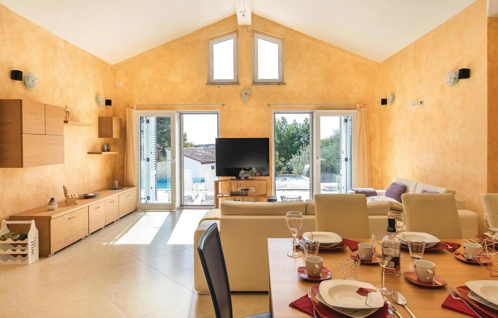 Awesome Home In Medulin