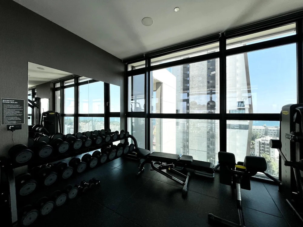 128 LIM - 2006 Stay Only Tower Suite