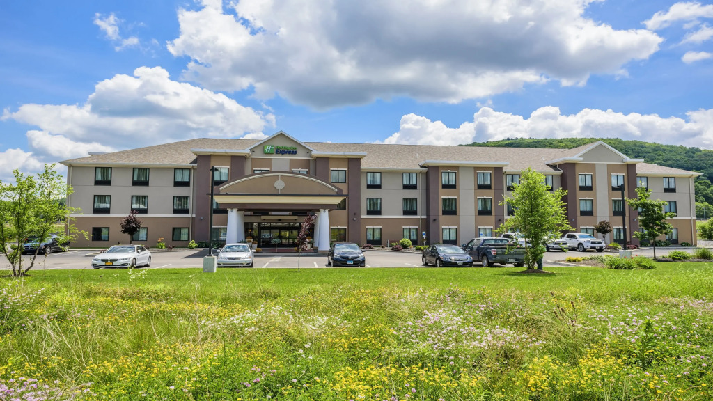 Holiday Inn Express and Suites - Bradford by IHG