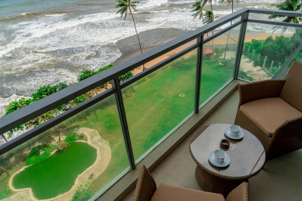 Oceanfront Galle Apartment L4-10