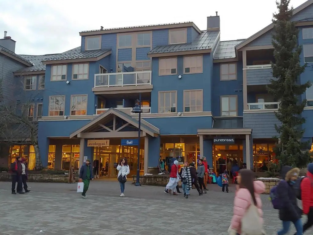 Tyndalstone Lodge 3 Bedroom in the Heart of Village North Whistler
