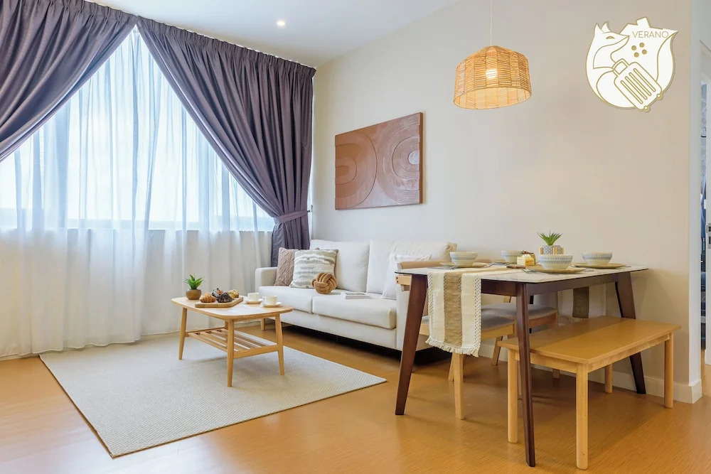 Minimalist 4P Comfort Stay at TheHubSS2