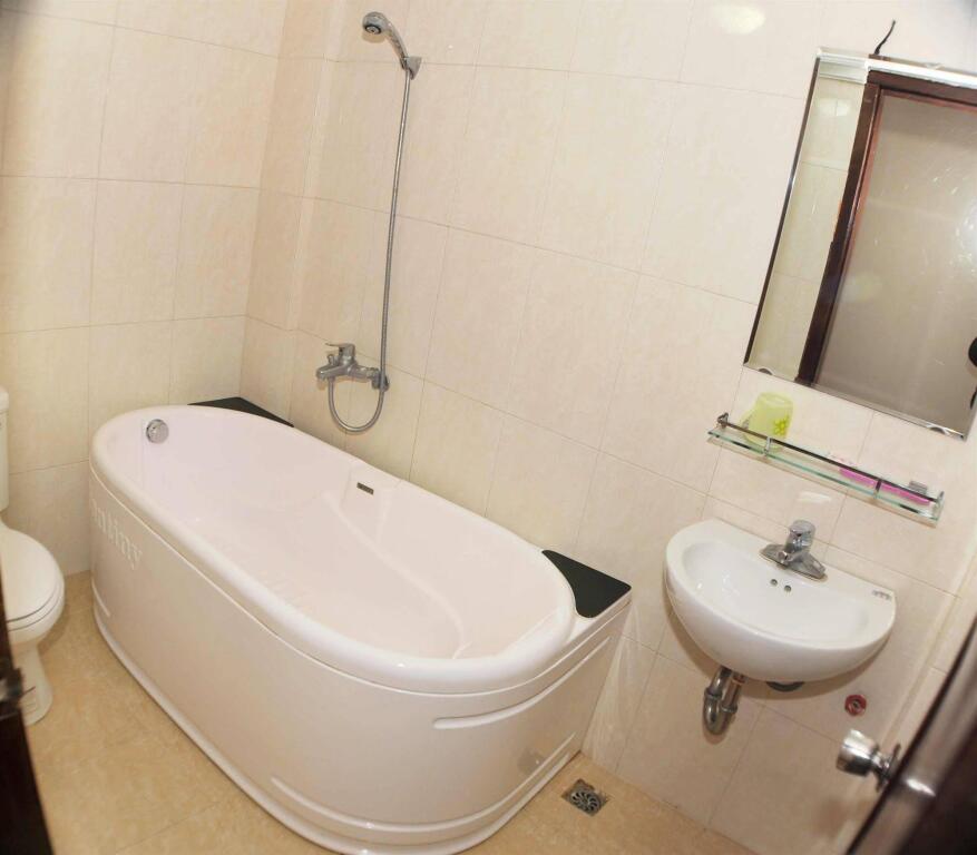 Le Petit Hotel & Travel