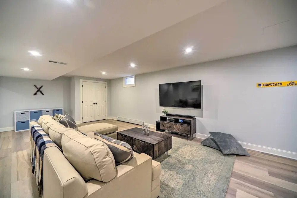 Walk to Belmont Stakes! Retreat w/ Game Room & Gym