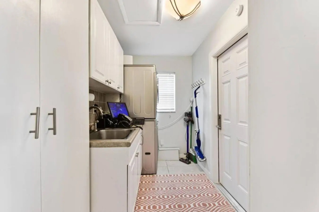 Private pool and canal home with Office space