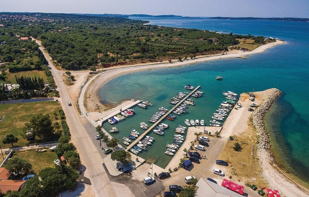 Amazing Home in Fazana With Wifi and 2 Bedrooms
