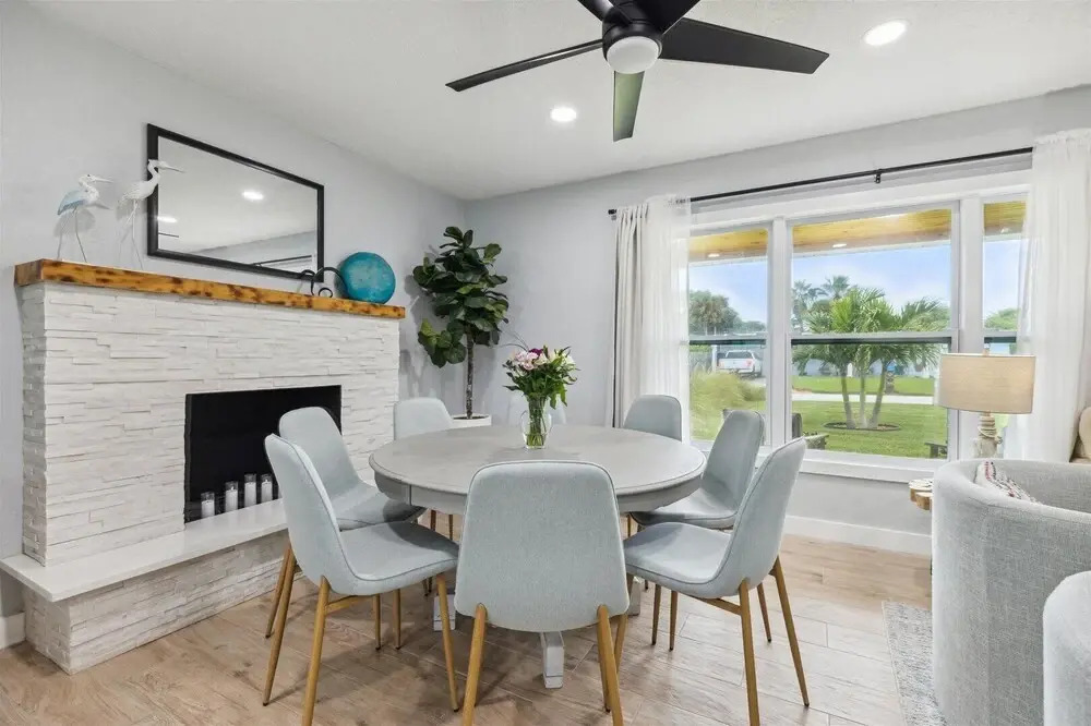 131 W Pasco Ln