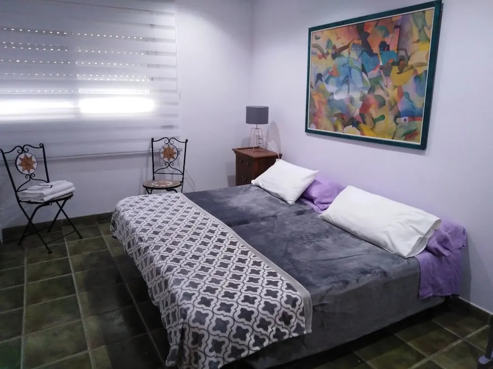 Private Rooms - Fira 2