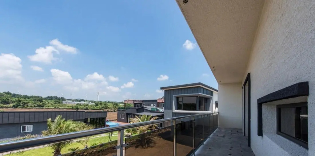 sungsan thesumplus pool villa