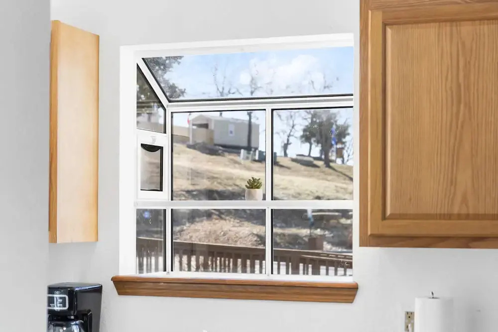 Scenic Lakeview Stay for 5!