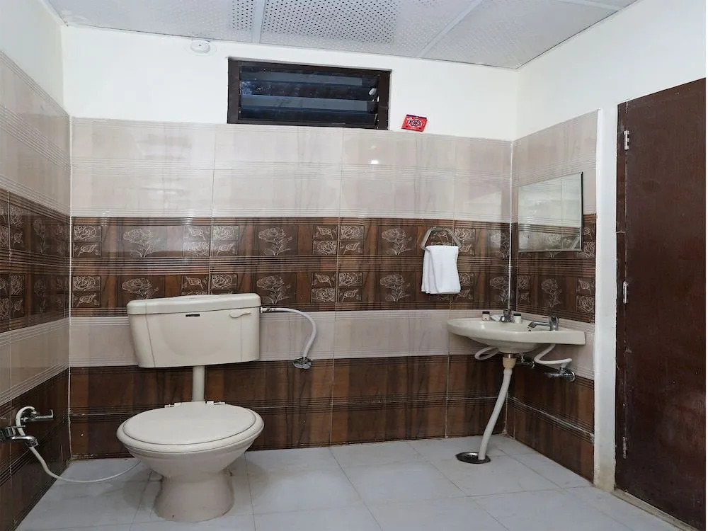 OYO 11553 Hotel Dhola Maru Residency