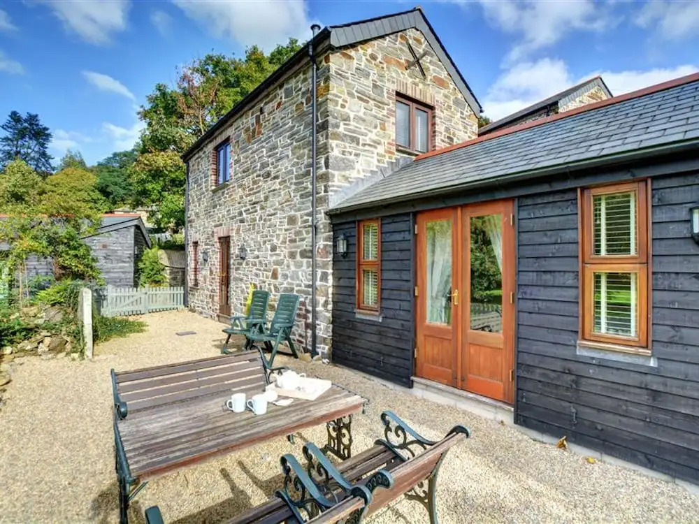 Bright Holiday Home With Pleasant Garden and Comfortable Interior in Dunmere