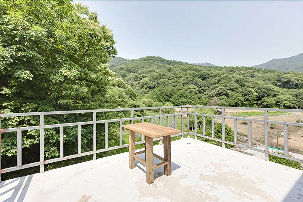 Yangju Aris Pension