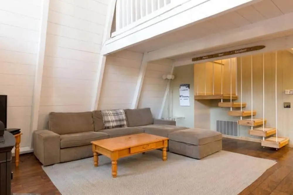 Stylish Modified A frame with Hot Tub sleeps 6!