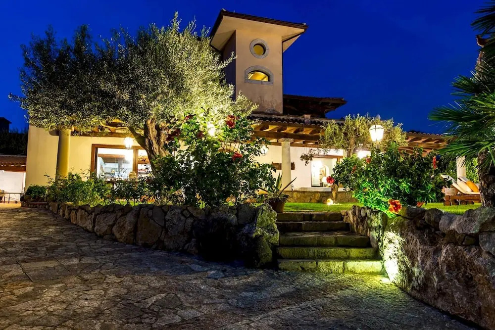 Giardini-naxos Beautiful Villa With Pool