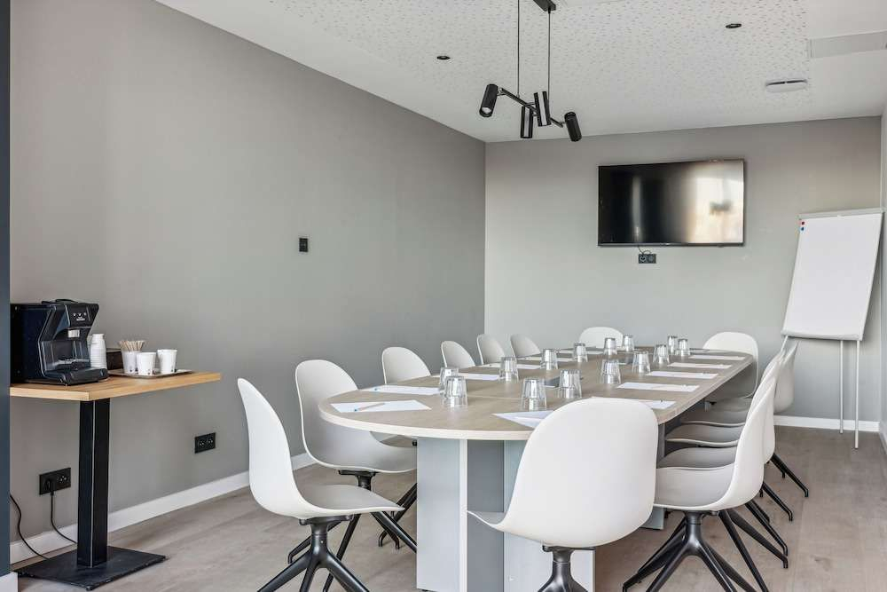 Hôtel AKENA Serris - Val dEurope