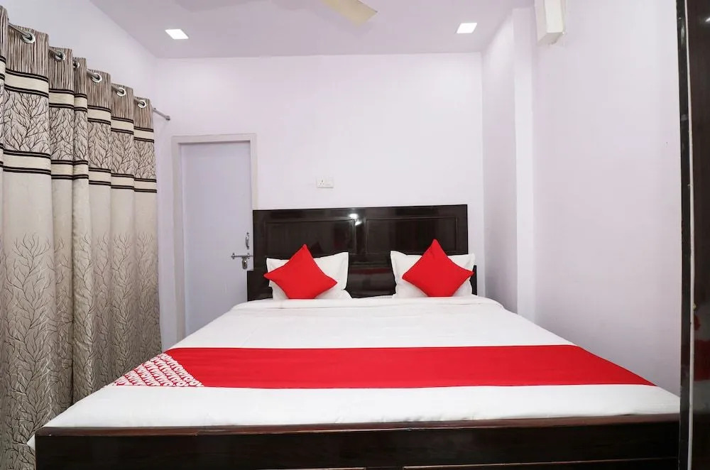 OYO Flagship 23207 Hotel Raj Shree