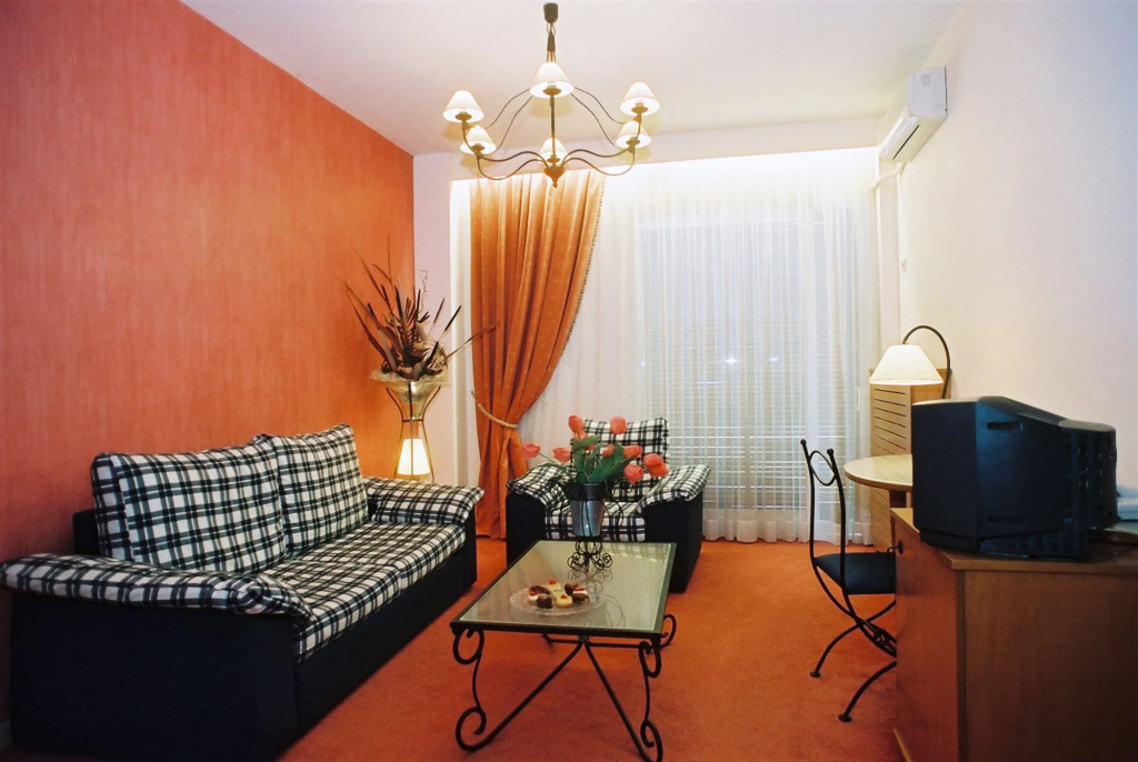 Nepheli Hotel