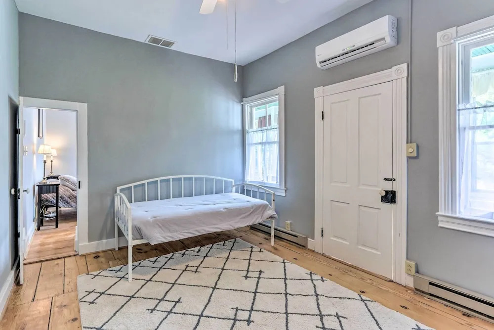 Historic Townhome in Downtown Shepherdstown!