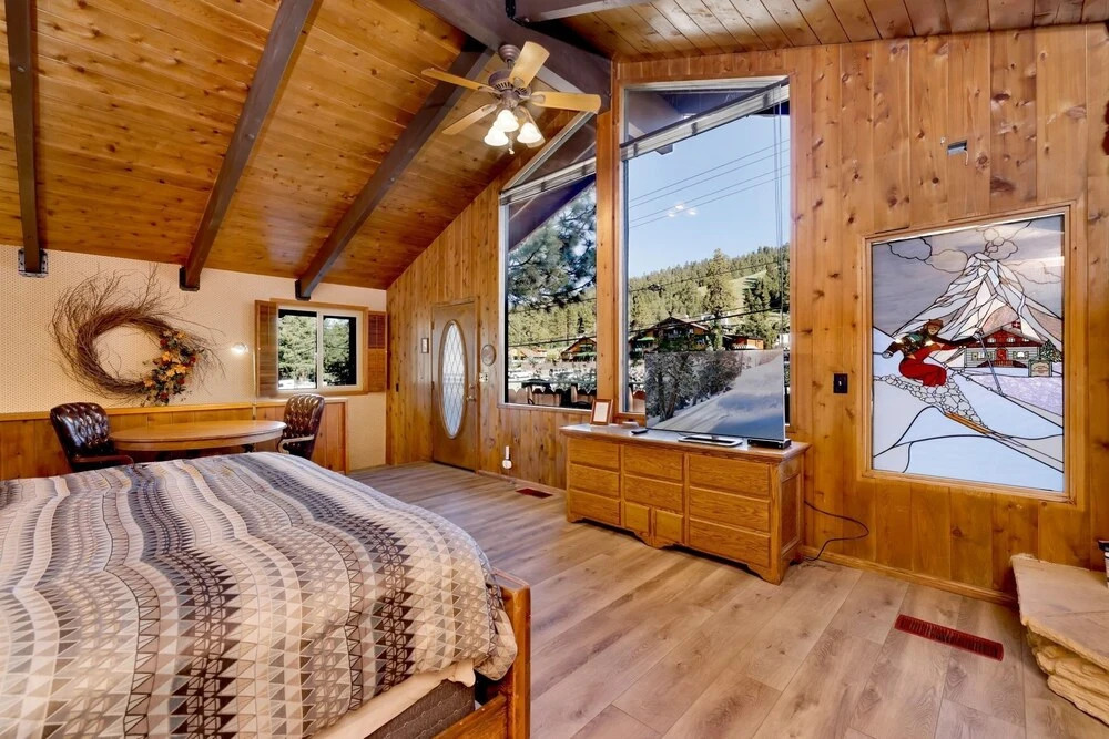2042-swiss Haus 6 Bedroom Home by Redawning