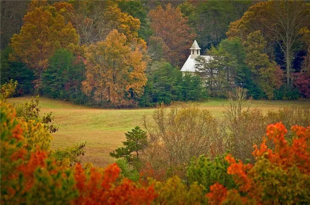 Timeless Mountain View, 3 Bedrooms, Pool Access, Hot Tub, Arcade, Sleeps 10