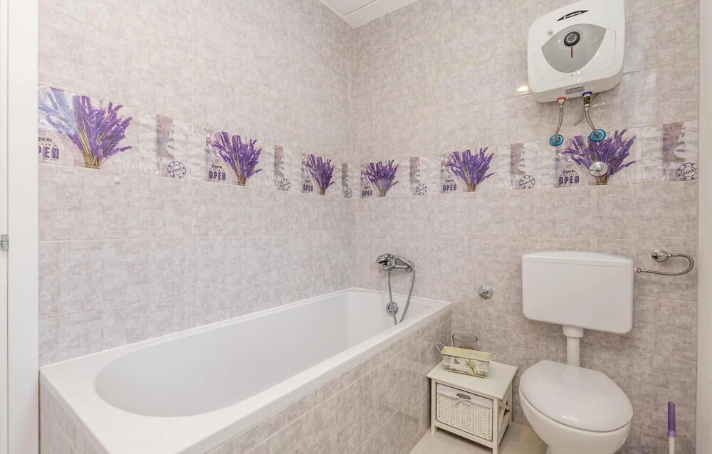 Beautiful apartment in Jablanac w/ 2 Bedrooms