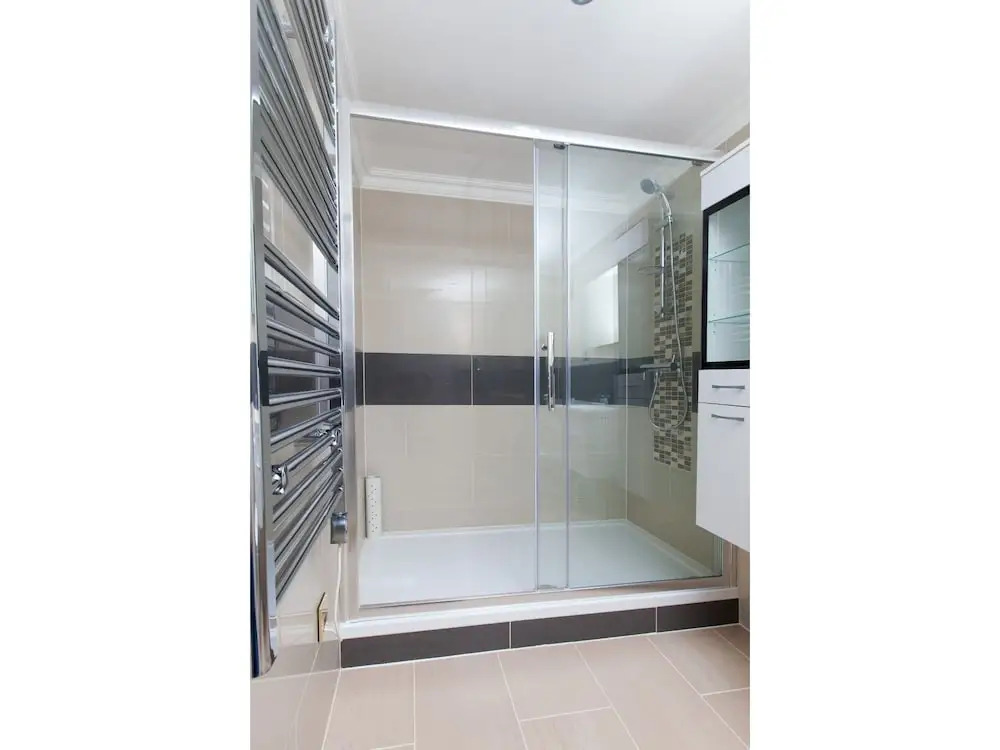 Leith Walk: Lovely Renovated Lower Flat W/parking