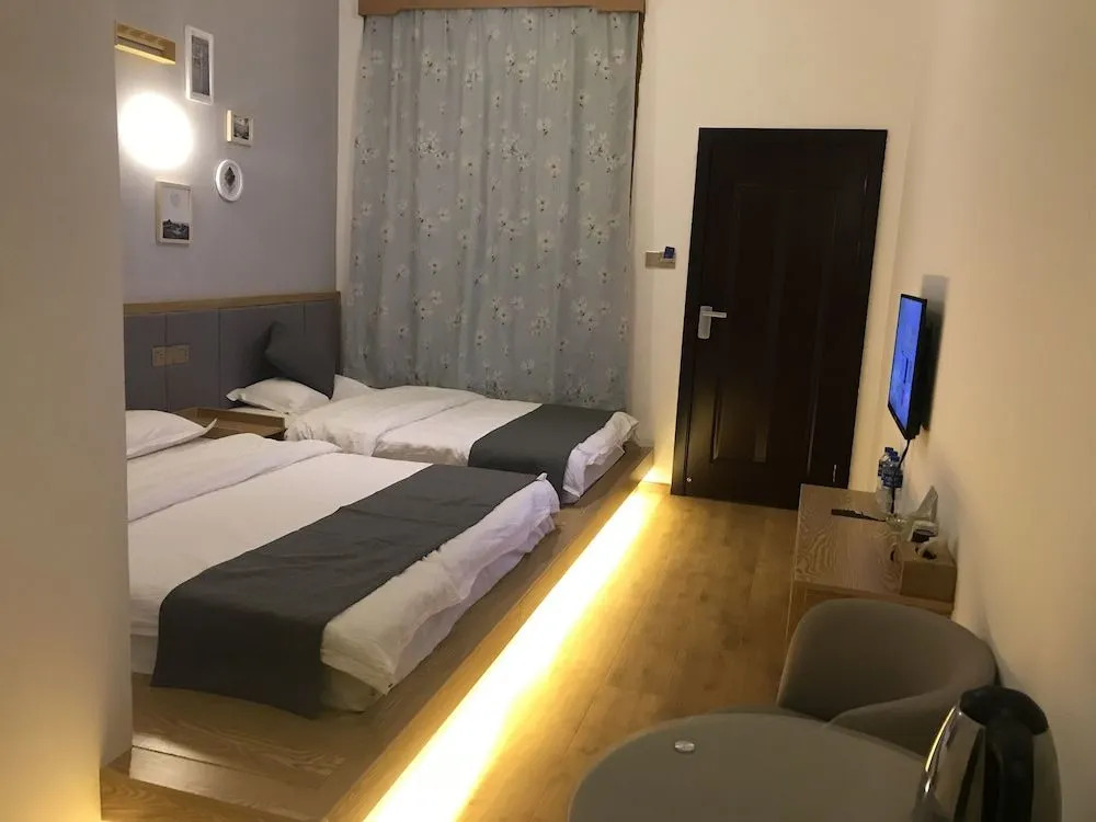 Dali Spring Field Hostel